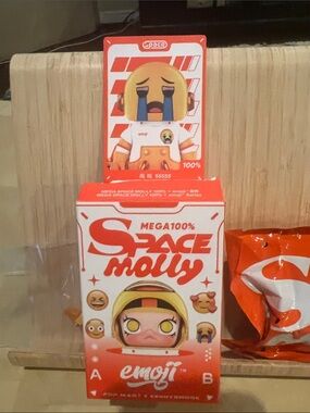 Space Molly Emoji Mega 100% 55555 confirmed NIB